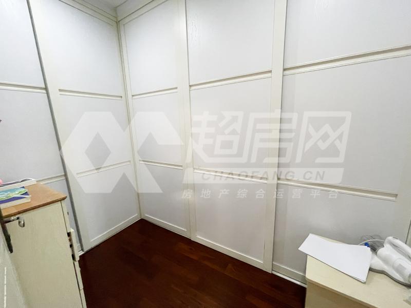 水悦城邦出租房厨房及卫生间