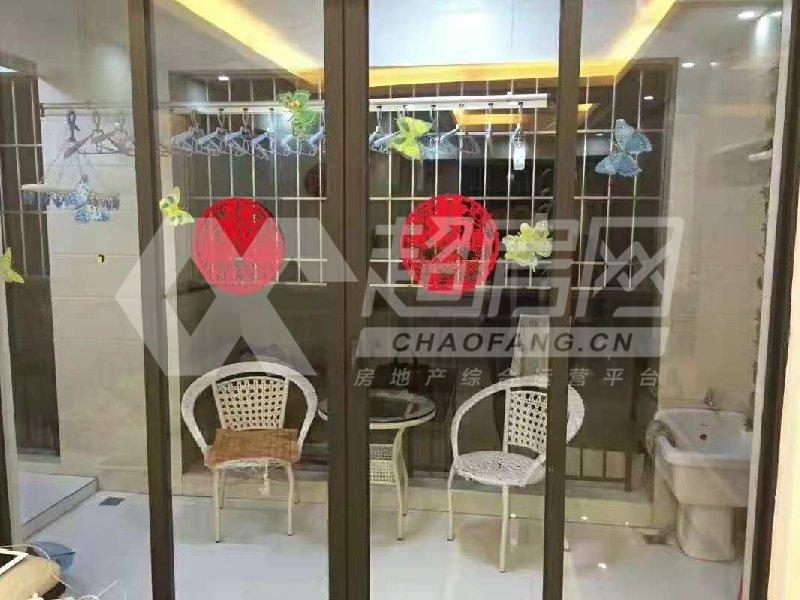 佳兆业君汇上品二手房厨房及卫生间
