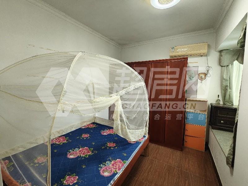 金碧豪苑二手房卧室