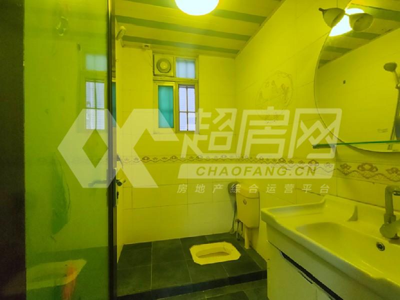 龙基豪庭二手房厨房及卫生间