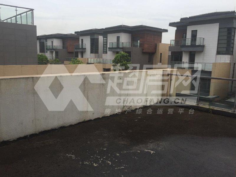 美的御海东郡（别墅）二手房阳台
