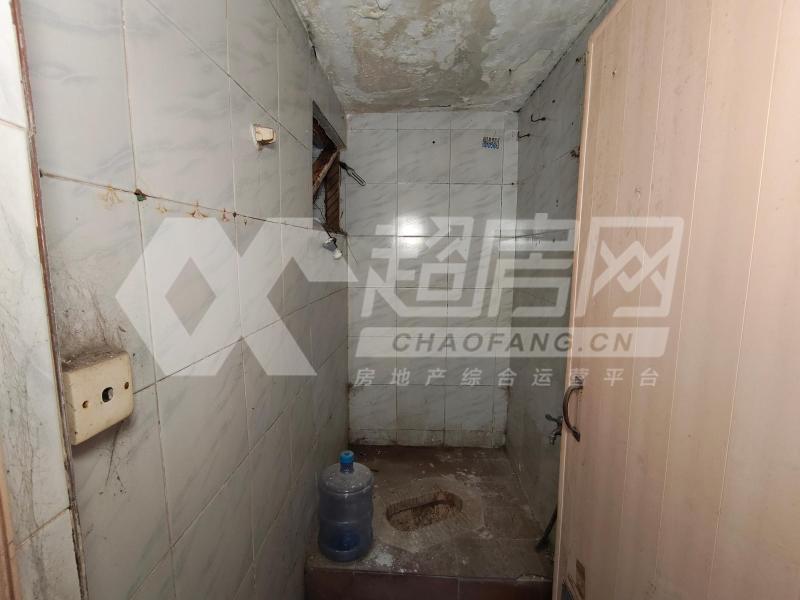中区居委会二手房厨房及卫生间