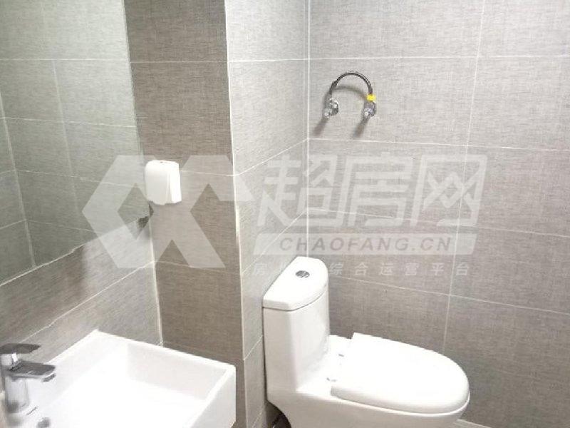 银钻广场二手房厨房及卫生间