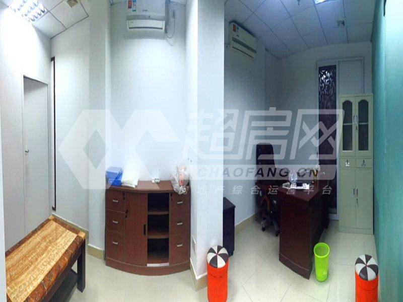 逸峻闲庭二手房厨房及卫生间