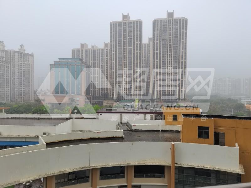 嘉仑台二手房阳台