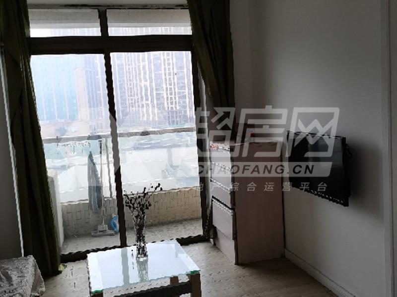 嘉仑台二手房客厅