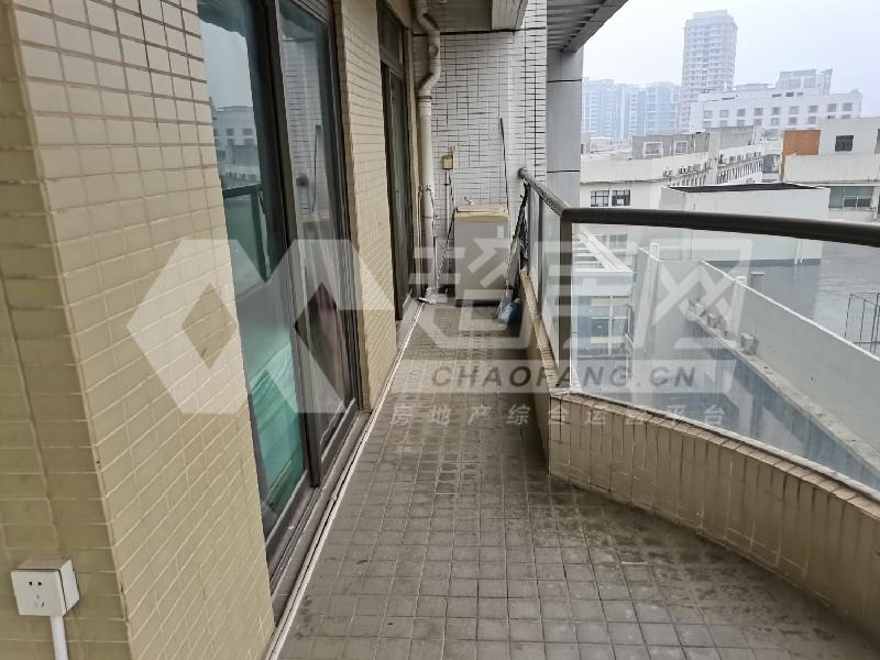 嘉仑台二手房卧室