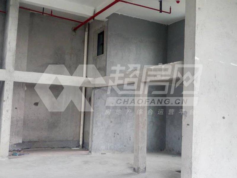 华美达广场二手房客厅