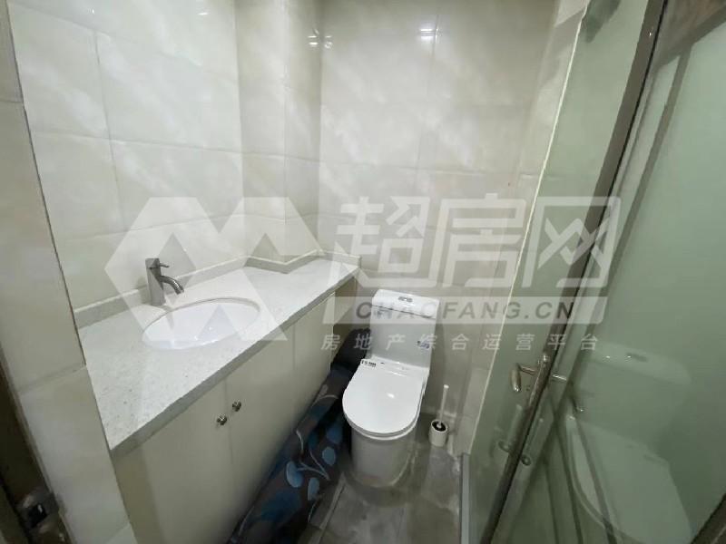 绿地国际花都二手房厨房及卫生间