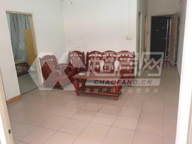 富丽华大厦二手房客厅