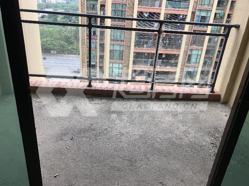 水岸珑庭二手房阳台