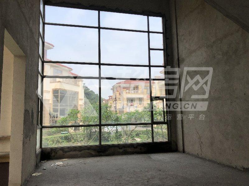康格斯花园（别墅）二手房客厅