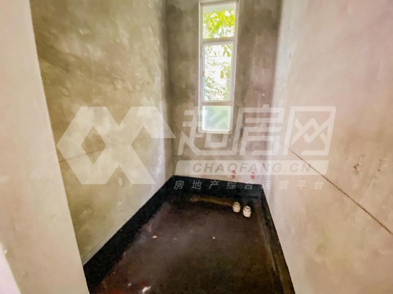 东逸湾（别墅）二手房厨房及卫生间
