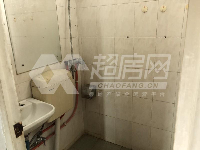 愉景花园二手房厨房及卫生间