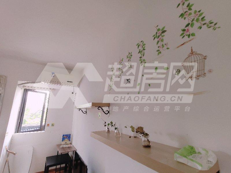 万科沁园二手房卧室