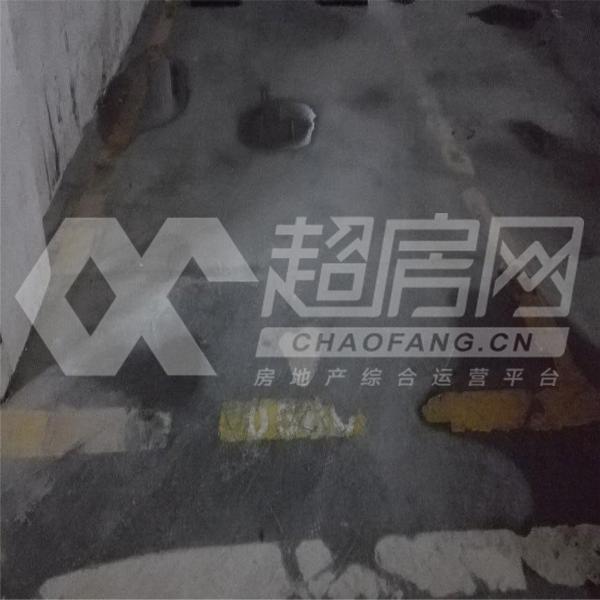保利中汇花园二手房客厅