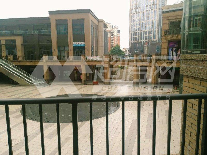 绿地尚品花园二手房书房