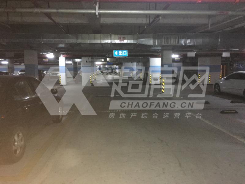 万科沁园出租房厨房及卫生间