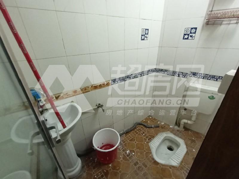 千禧阁二手房厨房及卫生间