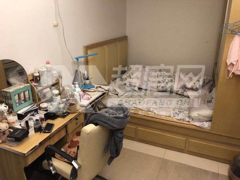 逸翠庭二手房卧室