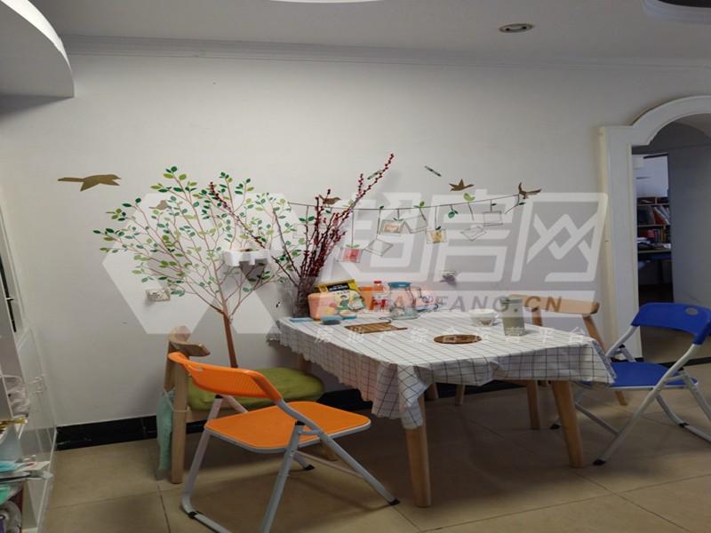 康富花园二手房客厅