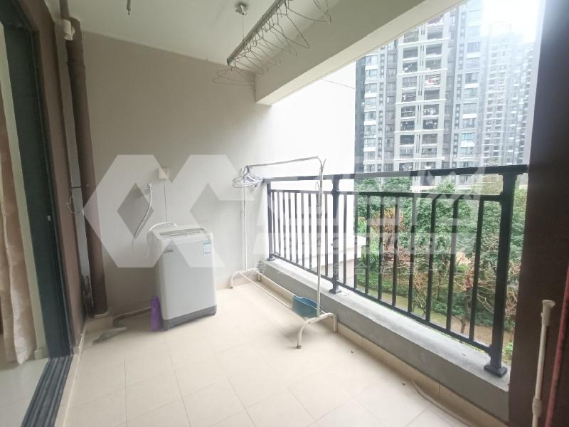 万科沁园二手房阳台