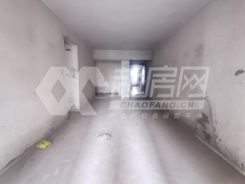水悦云天二手房客厅