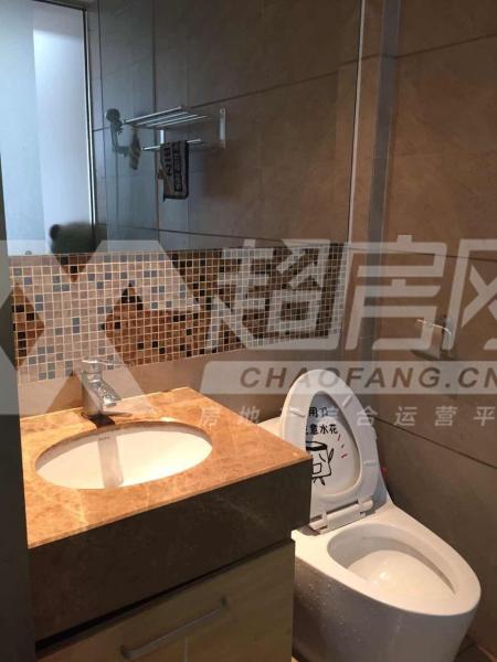 港隆公寓二手房厨房及卫生间