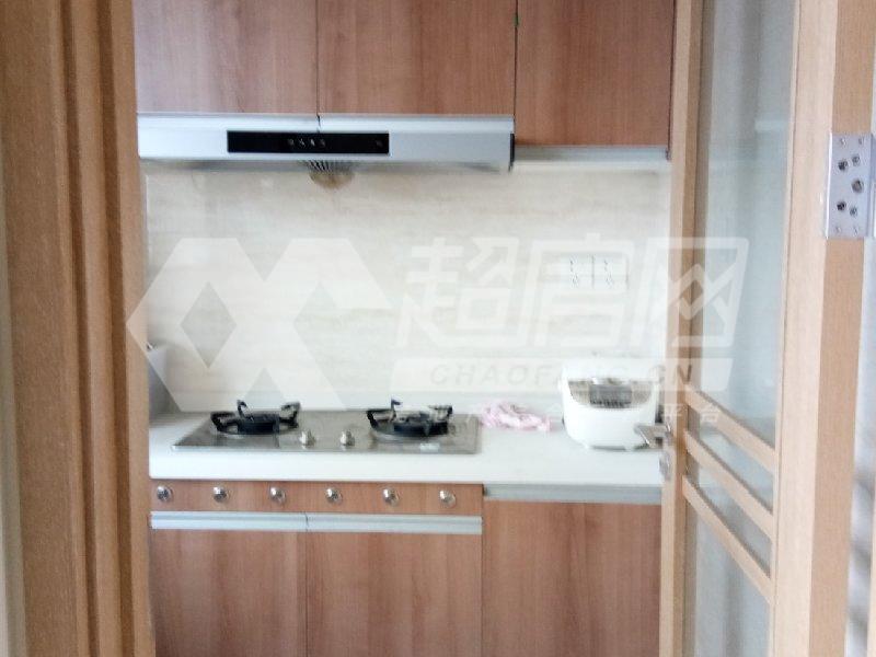 绿地中心（商住楼）二手房厨房及卫生间