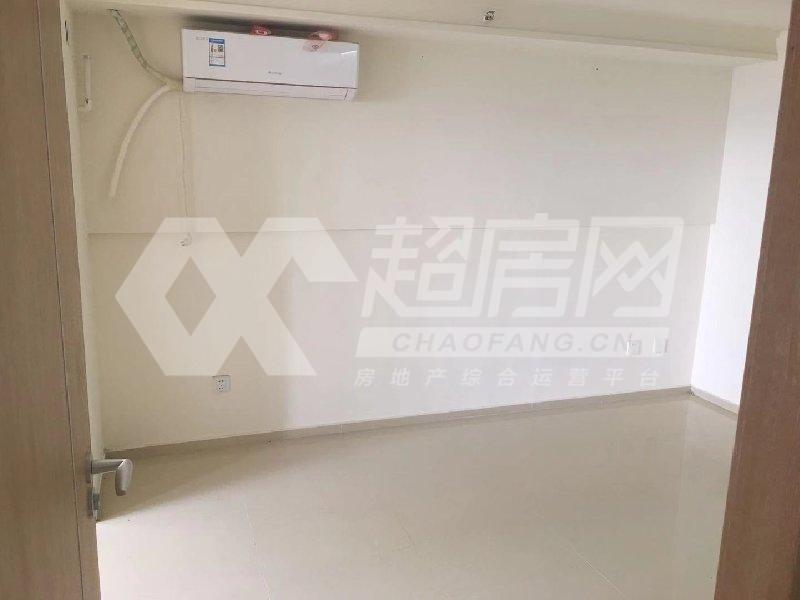 绿地中心（商住楼）二手房书房