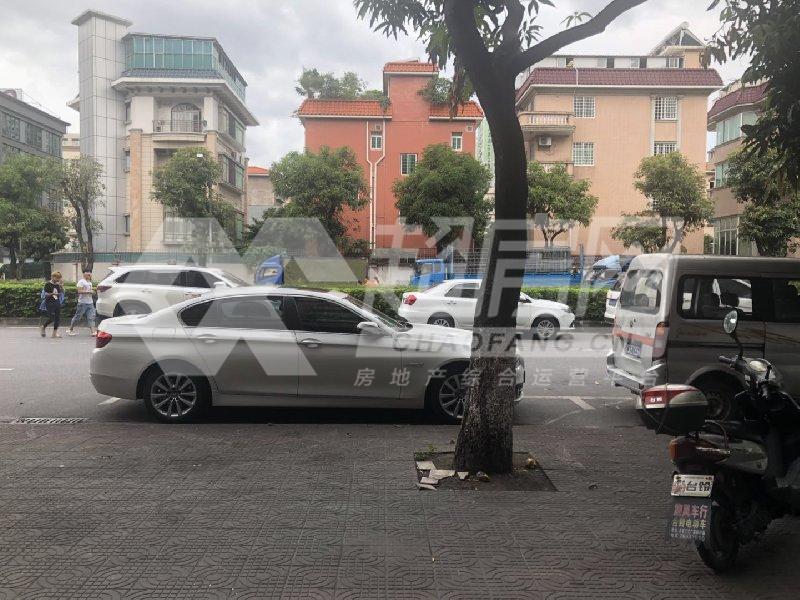 华庭轩二手房卧室