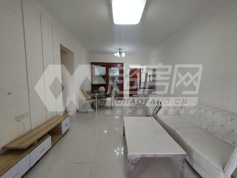 合峰东岸二手房客厅