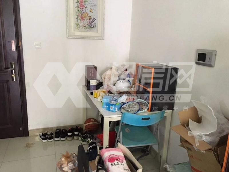 美的翰城花园二手房客厅