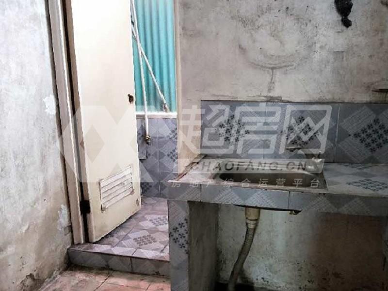 常教居委会出租房厨房及卫生间