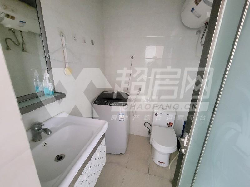 慧聪家电城出租房厨房及卫生间