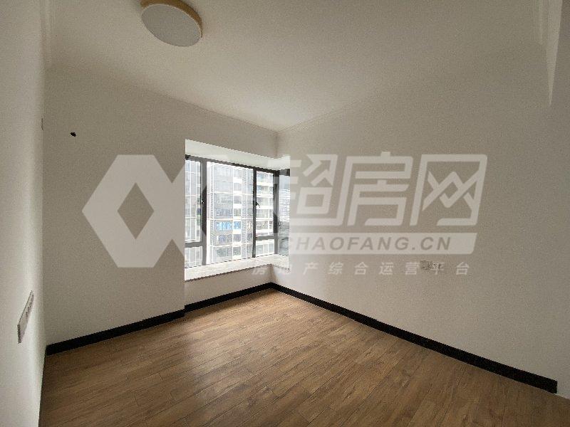 龙江中心二手房卧室