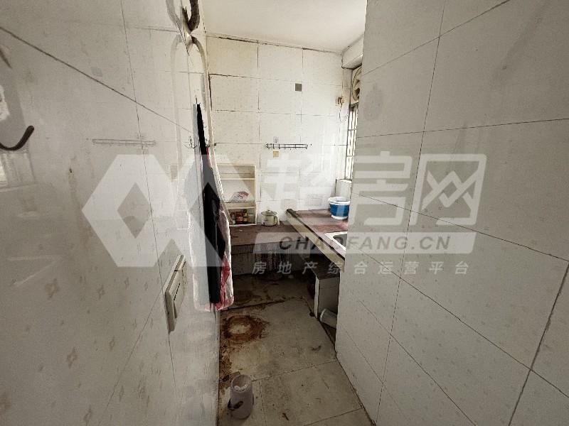 金奥楼二手房厨房及卫生间