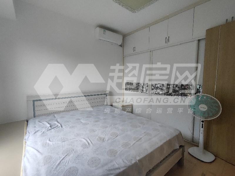 万科缤纷西园二手房卧室
