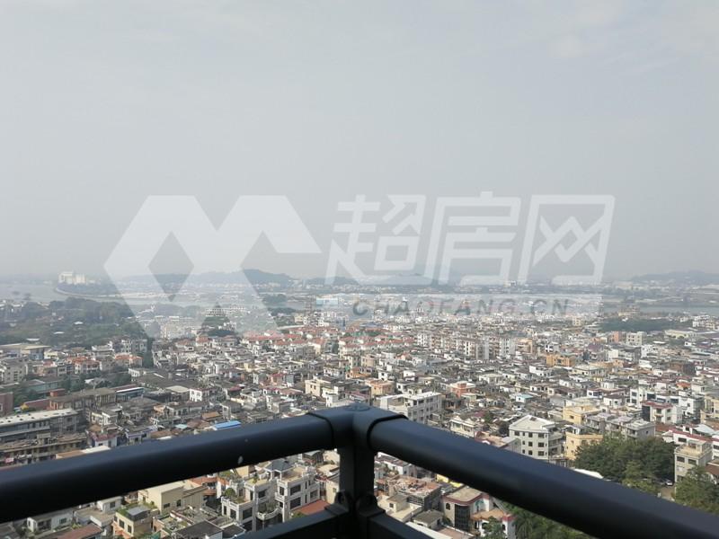 新幸福领汇二手房阳台