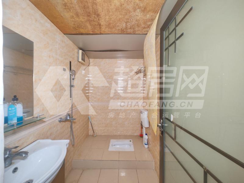 东林美域出租房厨房及卫生间
