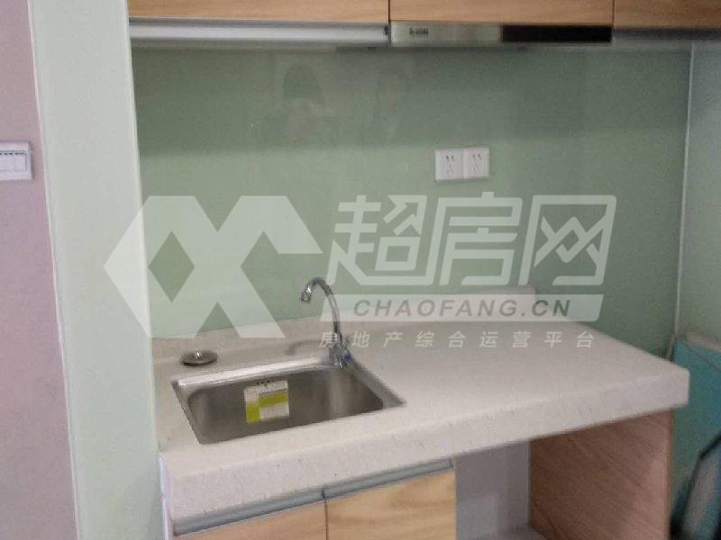 假日美域花园出租房厨房及卫生间