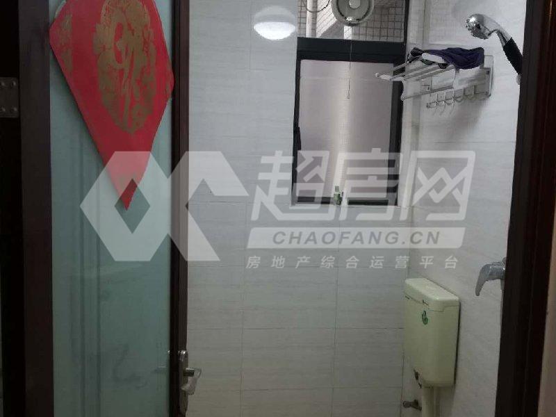 威博大厦出租房厨房及卫生间