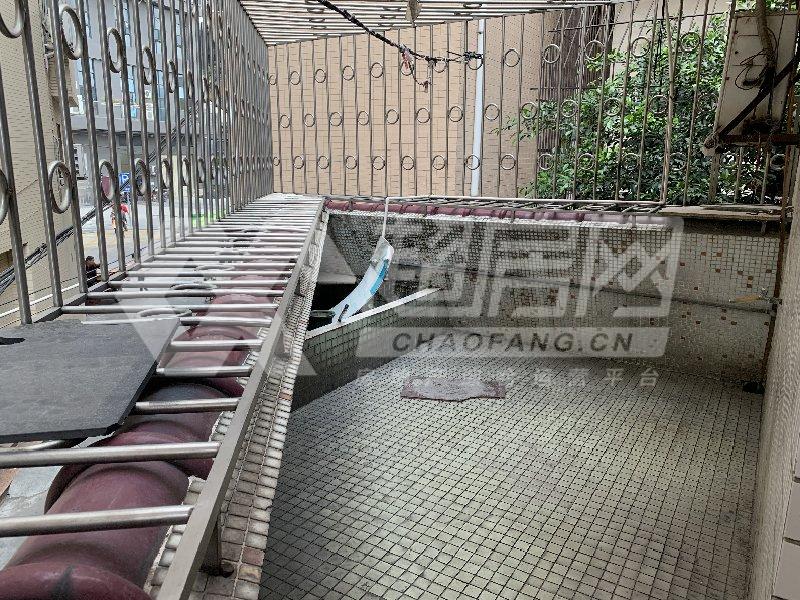 常教居委会二手房阳台