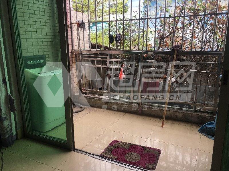 龙胜楼二手房阳台