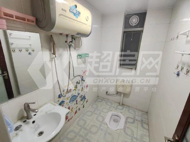 金碧新城出租房厨房及卫生间