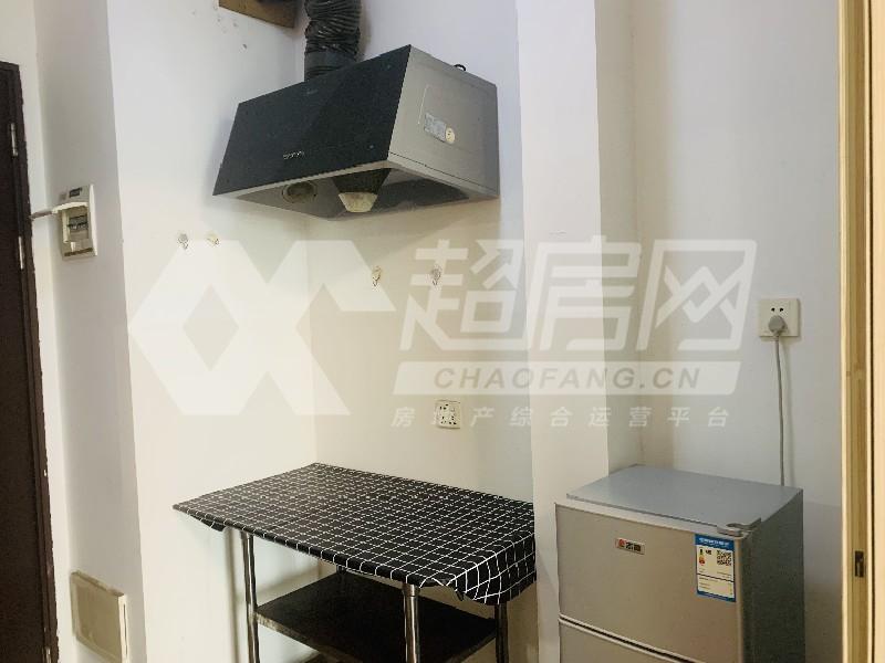 万科沁园二手房厨房及卫生间