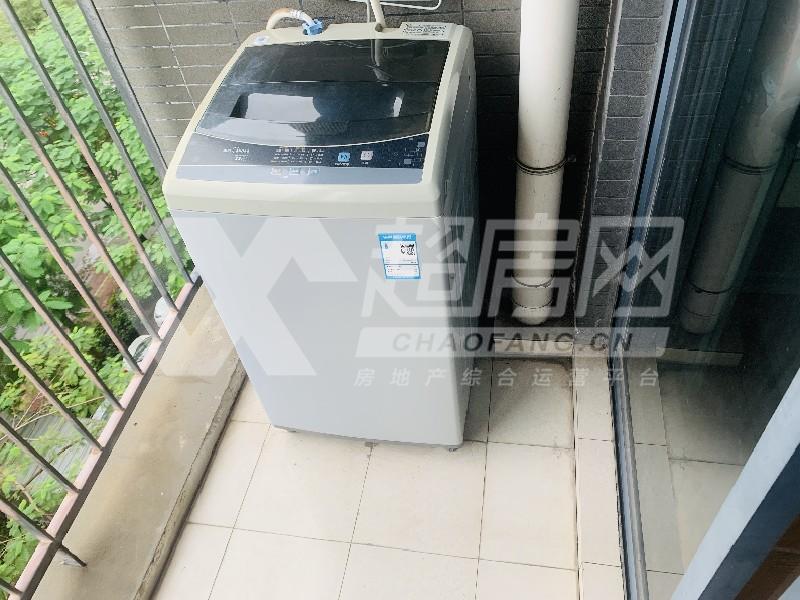 万科沁园二手房阳台