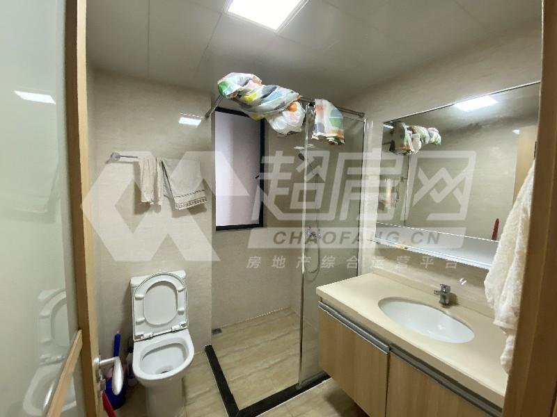 万科缤纷西园出租房厨房及卫生间