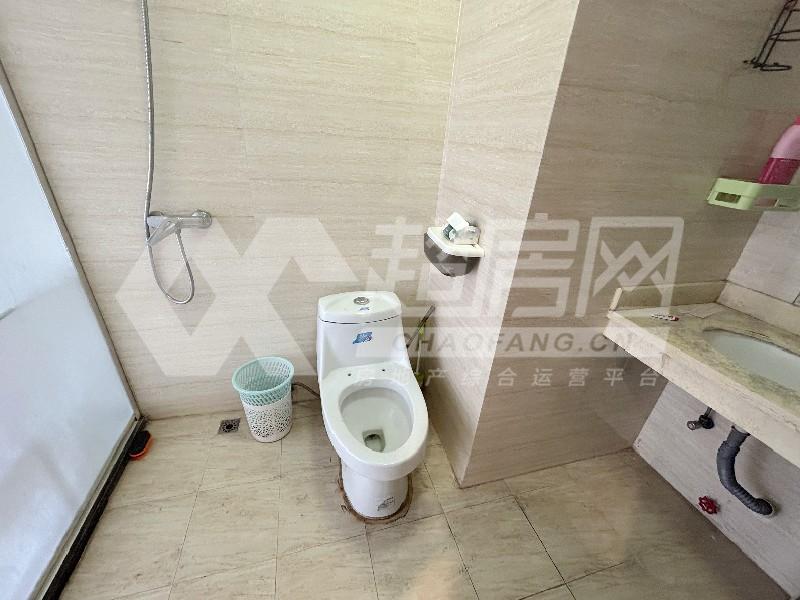 柏涛湾二手房厨房及卫生间
