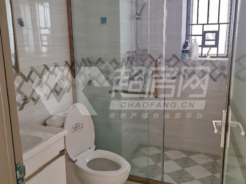 尚苑二手房厨房及卫生间